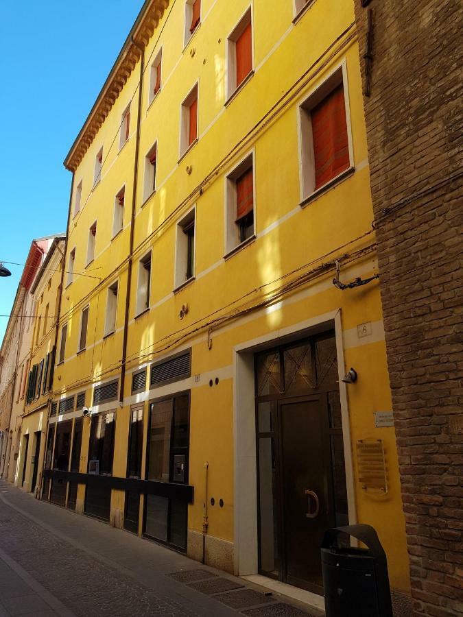 A Due Passi Dal Castello Leilighet Ferrara Eksteriør bilde