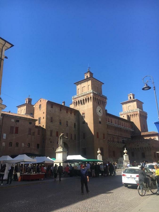 A Due Passi Dal Castello Leilighet Ferrara Eksteriør bilde